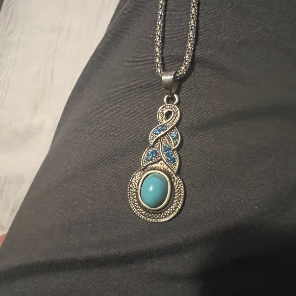 Beautiful blue and turquoise Necklace - Picture 2 of 2